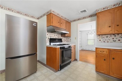 Coastal Living at Its Best! Welcome to 118 Wolcott Avenue on - photo 16