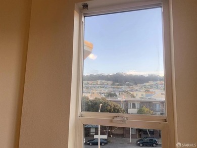 Gorgeous Top floor 2 bedrooms/2 baths, and a great open floor - photo 7