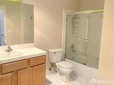 Gorgeous Top floor 2 bedrooms/2 baths, and a great open floor - photo 8