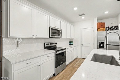 End-unit townhome with OVER $24,500 IN BUILDER UPGRADES. Custom - photo 11