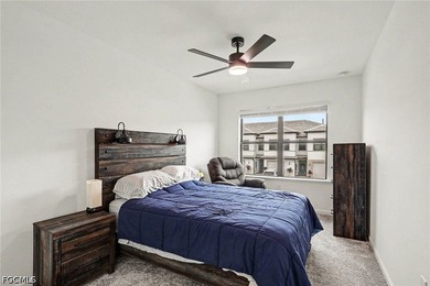 End-unit townhome with OVER $24,500 IN BUILDER UPGRADES. Custom - photo 17