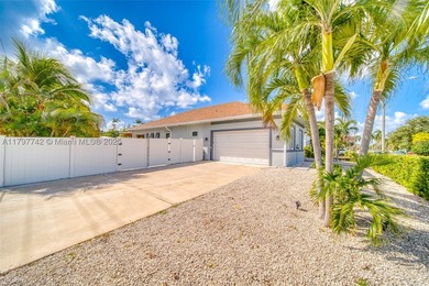 This exquisite property, constructed in 2018, offers the perfect - photo 3
