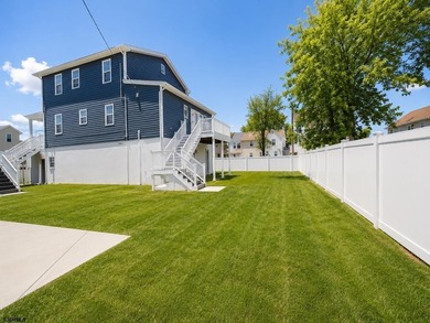 Turnkey investment opportunity with stunning water views and - photo 25