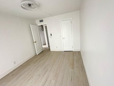 Spectacular & Move-in Ready First floor corner unit in 55+ - photo 17