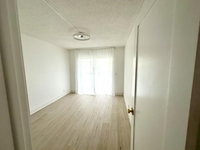 Spectacular & Move-in Ready First floor corner unit in 55+ - photo 18