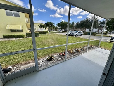 Spectacular & Move-in Ready First floor corner unit in 55+ - photo 20