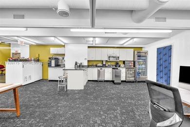 Solid Investment - South Beach Office Space Fully Equipped & - photo 22