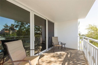 Updated and move-in ready, this spectacular Harbour Hill - photo 22