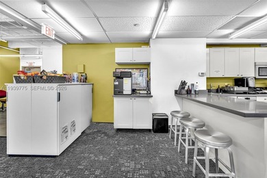 Solid Investment - South Beach Office Space Fully Equipped & - photo 26