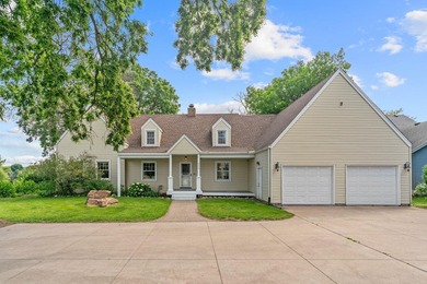Rare opportunity on the Mississippi River! Set on a beautiful - photo 1
