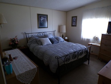 Discover comfort and affordability in this well-maintained 1988 - photo 4