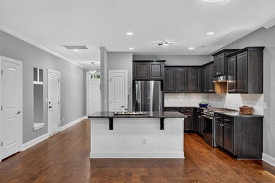 Experience the golf course lifestyle, complete with luxurious - photo 11