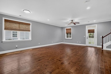 Experience the golf course lifestyle, complete with luxurious - photo 15