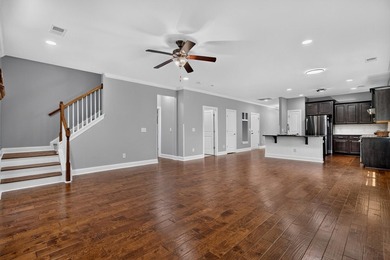 Experience the golf course lifestyle, complete with luxurious - photo 18