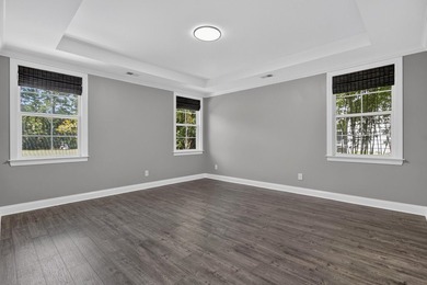 Experience the golf course lifestyle, complete with luxurious - photo 21