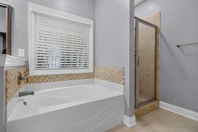 Experience the golf course lifestyle, complete with luxurious - photo 24