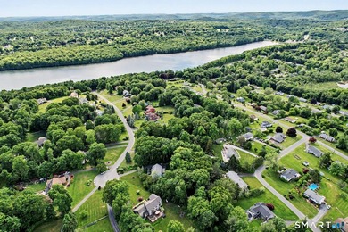 Nestled in a prestigious cul-de-sac in southern New Fairfield - photo 26