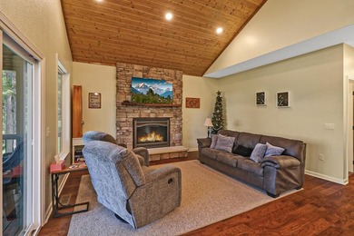 This gorgeous lake cottage has an awesome view of Dale Hollow - photo 29
