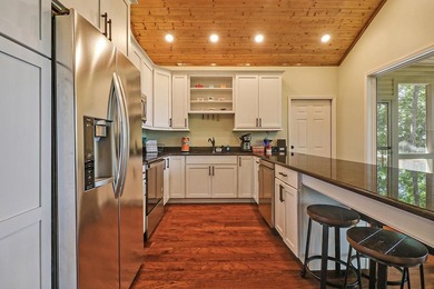 This gorgeous lake cottage has an awesome view of Dale Hollow - photo 33