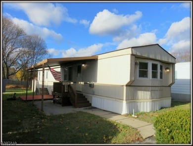 (private lake, pond, coastal) Home For Sale in Newton Town New Jersey