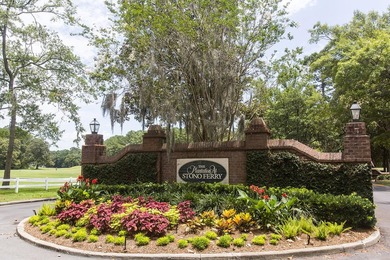 Experience the golf course lifestyle, complete with luxurious - photo 46