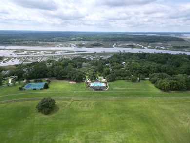 Experience the golf course lifestyle, complete with luxurious - photo 47