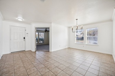 NEW ROOF, NEW CARPET, NEW PAINT. Looking for extra space and a - photo 5