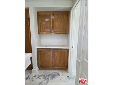 Located in the highly desirable area of Camarillo Springs, known - photo 21
