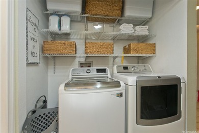 Rarely available and highly desirable , spacious 3 bedroom, 2 - photo 22