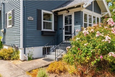 Perched above the Willamette River, this timeless Craftsman - photo 6