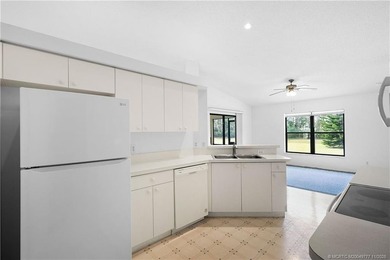 This is it ! Your WARM & SUNNY Florida homes. Store your shovels - photo 27