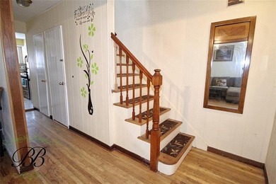 Welcome to this spacious and versatile brick 3-bedroom duplex - photo 8