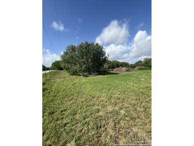 (private lake, pond, creek) Acreage For Sale in Jourdanton Texas