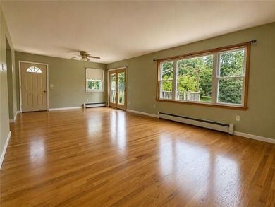 Welcome to this charming 3-bedroom, 1-bath ranch, perfectly - photo 4