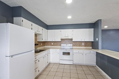 Investor opportunity near Cassville! This 20 unit complex - photo 14