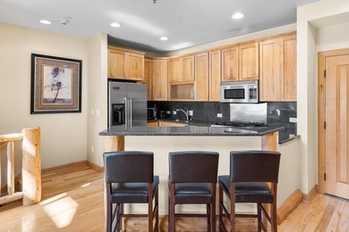 Unit 10 - Expansive Living with Golf Course Views With 2,410 sq - photo 9