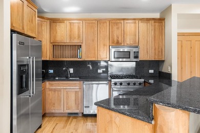 Unit 10 - Expansive Living with Golf Course Views With 2,410 sq - photo 10