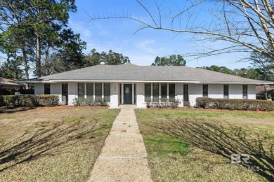 Welcome to 100 Dewitt Circle in the highly desirable Lake Forest - photo 3