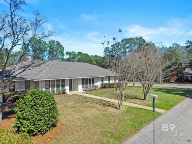 Welcome to 100 Dewitt Circle in the highly desirable Lake Forest - photo 4