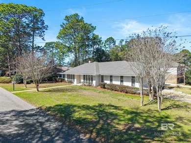 Welcome to 100 Dewitt Circle in the highly desirable Lake Forest - photo 5