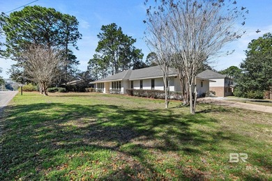 Welcome to 100 Dewitt Circle in the highly desirable Lake Forest - photo 6