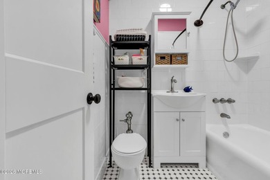 Seller will pay 1st 6 months of condo fees! This beautifully - photo 31