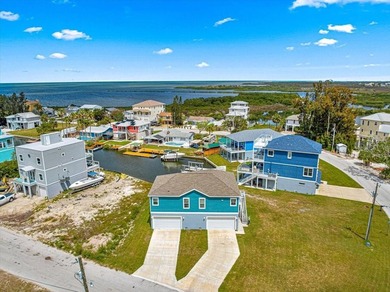 Family Fishing Retreat with Direct Gulf Access | Hudson - photo 2