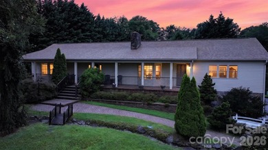 Move In Before School Begins, Large primary suite with large - photo 1