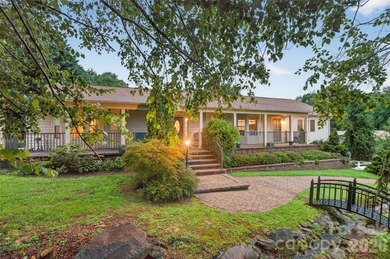 Move In Before School Begins, Large primary suite with large - photo 4
