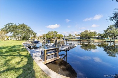 Welcome to your rare waterfront Winter retreat in The Islands at - photo 38