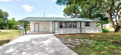 Welcome home to *Four Oaks*! This cute 2 bedroom/1 bathroom home - photo 4