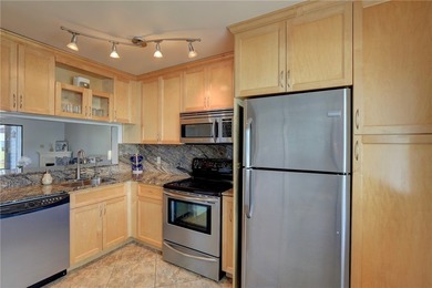 Enjoy resort-style living with boating, fishing, golf, & - photo 6