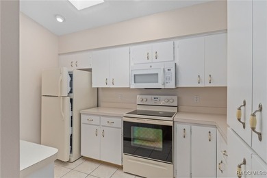 Welcoming 3 bedroom, 2 bath home in the Oakleaf Villas Community - photo 12