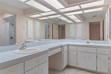 Welcoming 3 bedroom, 2 bath home in the Oakleaf Villas Community - photo 20